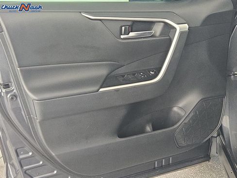Used 2021 Toyota RAV4 XLE FWD image 27