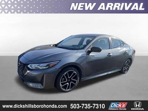 Used 2025 Nissan Sentra SR FWD image 1