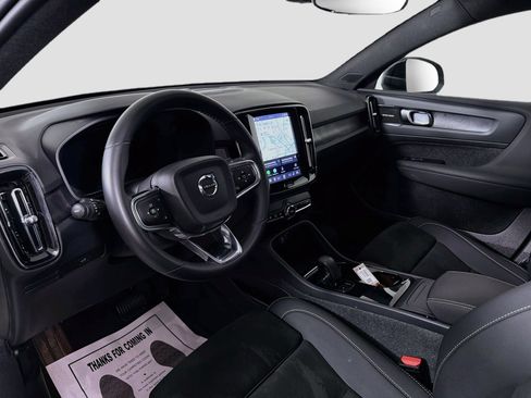 Certified 2023 Volvo C40 P8 Recharge Ultimate w/ Protection Package Premier AWD/4WD image 10
