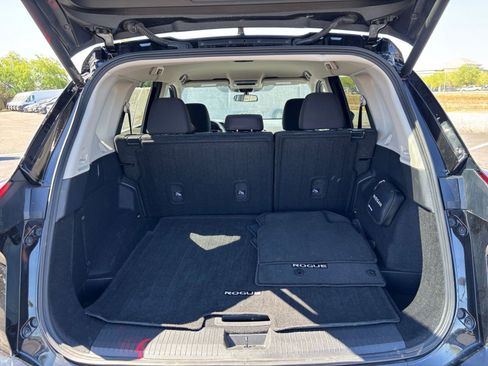 Used 2025 Nissan Rogue SV FWD image 33