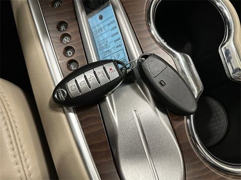 Used 2017 Nissan Pathfinder Platinum image 42