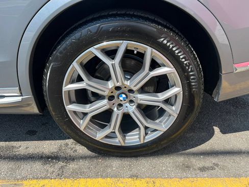 Used 2025 BMW X7 xDrive40i AWD/4WD image 11