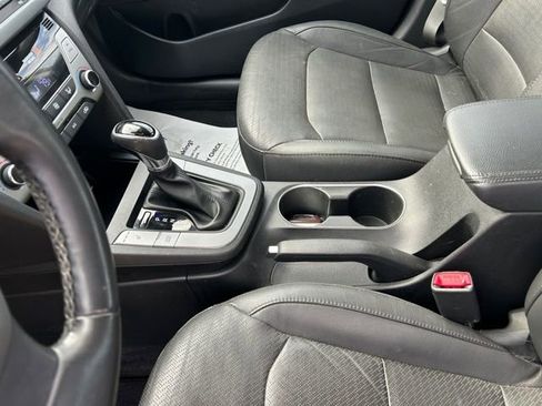 Used 2017 Hyundai Elantra Limited w/ Limited Tech Package 04 image 26