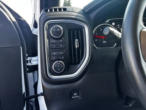 Used 2023 Chevrolet Silverado 3500 High Country image 16