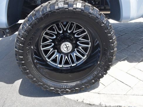 Used 2025 Ford F450 Lariat w/ FX4 Off-Road Package image 12