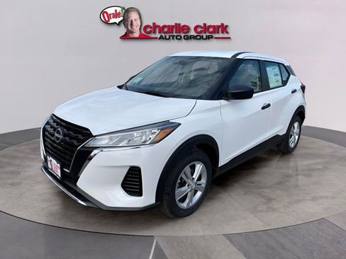 Certified 2025 Nissan Kicks Play S image 2