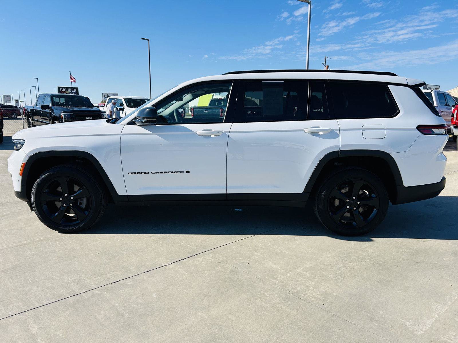 Used 2023 Jeep Grand Cherokee L Limited w/ Luxury Tech Group II AWD/4WD image 44