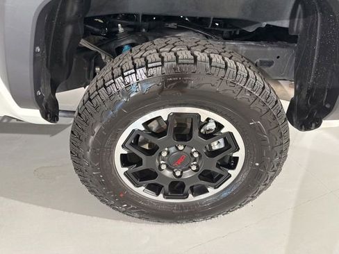 Used 2024 Toyota Tacoma TRD Off-Road w/ TRD Off Road Upgrade Package AWD/4WD image 7