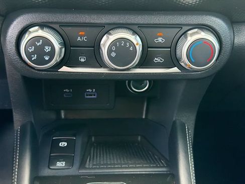Used 2023 Nissan Kicks SV FWD image 15