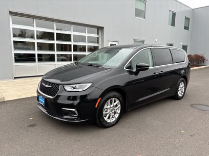 Certified 2023 Chrysler Pacifica Touring-L