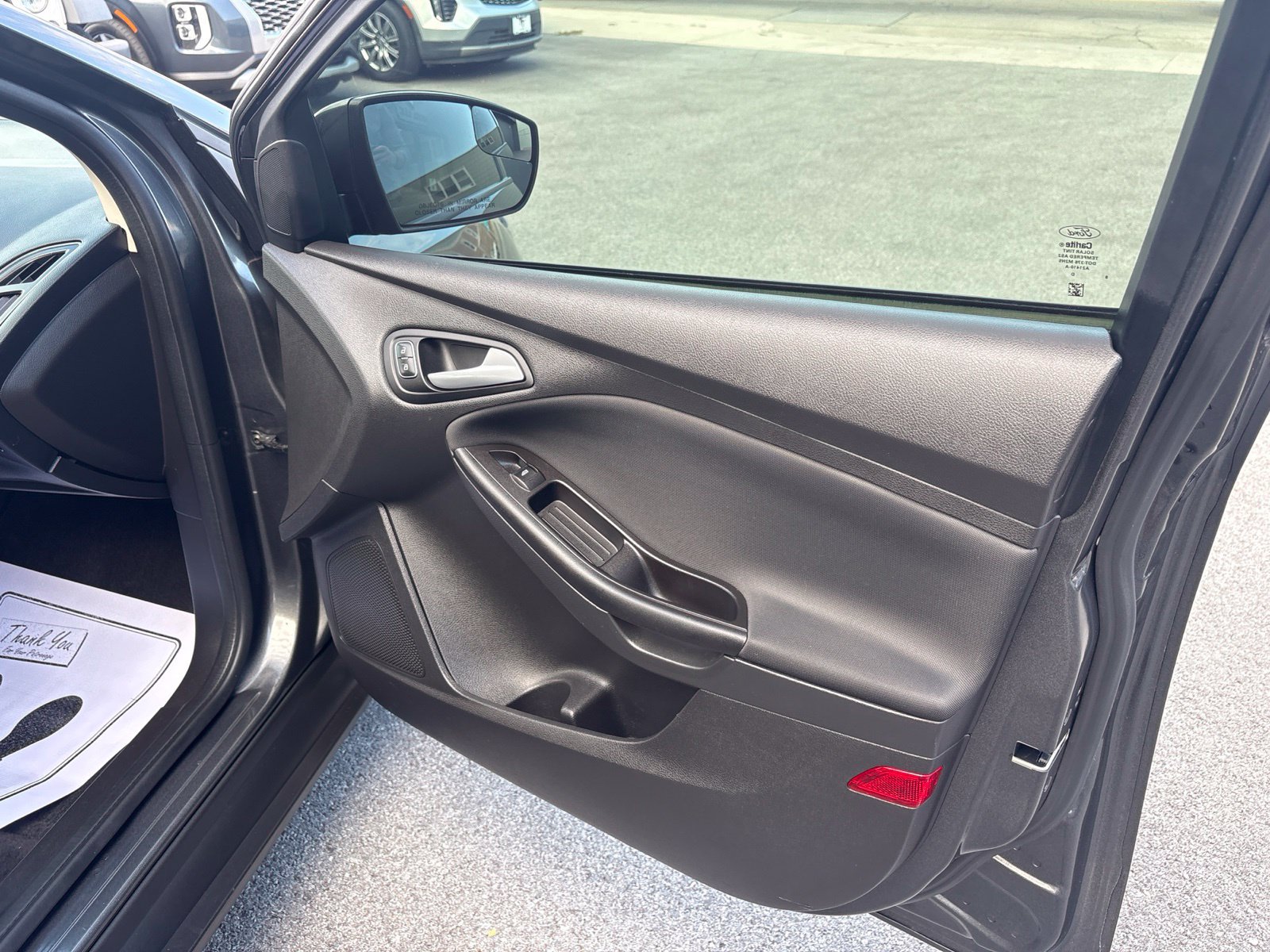 Used 2018 Ford Focus SE FWD image 18