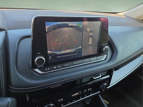 Used 2021 Nissan Rogue SV w/ Premium Package image 19