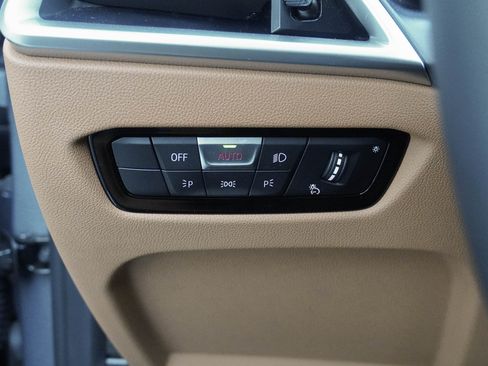 Certified 2025 BMW 330i Sedan RWD image 16