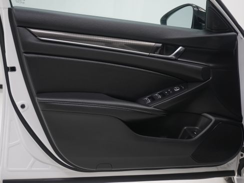 Used 2022 Honda Accord Sport image 11