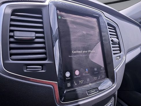 Certified 2025 Volvo XC90 B5 Core AWD/4WD image 32