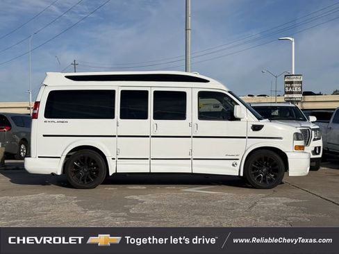 Used 2021 GMC Savana 2500 w/ Enhanced Convenience Package RWD image 5