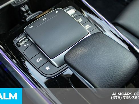 Used 2022 Mercedes-Benz GLB 250 4MATIC w/ Premium Package Lite image 38