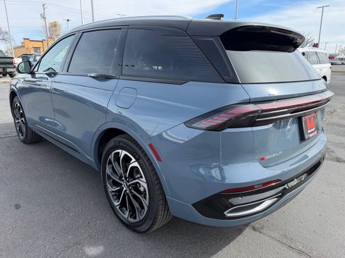 New 2026 Lincoln Nautilus Reserve image 5