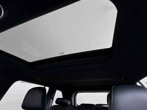 New 2025 Jeep Grand Cherokee Altitude image 21