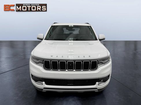 Used 2022 Jeep Wagoneer Series II w/ Convenience Group I AWD/4WD image 10