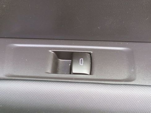 Used 2023 Chevrolet Colorado Z71 image 37