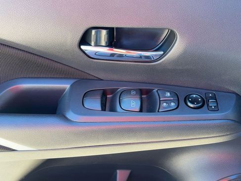 Used 2024 Nissan Kicks SV image 19