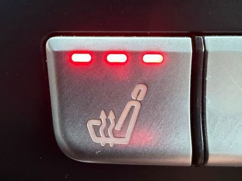 Used 2015 Mercedes-Benz E 350 4MATIC image 17