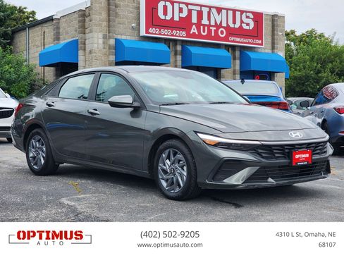 Used 2024 Hyundai Elantra SEL FWD image 1