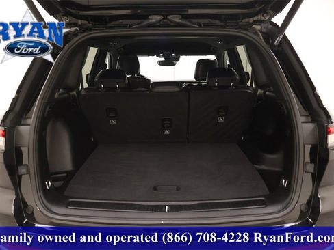 Used 2024 Jeep Grand Cherokee Limited image 5