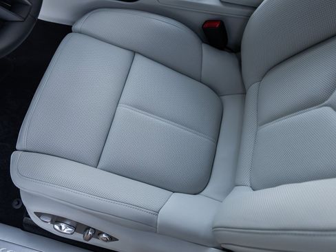 New 2026 Porsche Macan S image 23