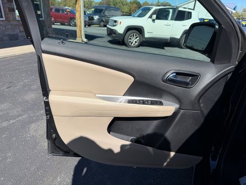 Used 2020 Dodge Journey SE image 12