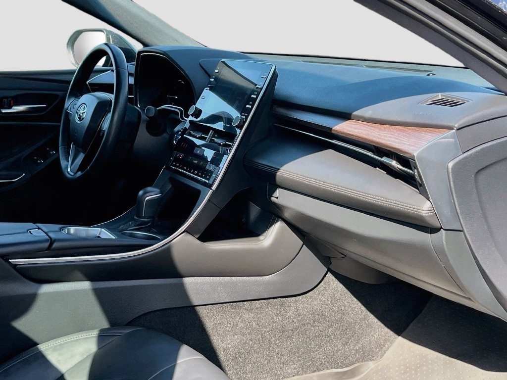 Used 2020 Toyota Avalon XLE w/ Moonroof Package FWD image 29
