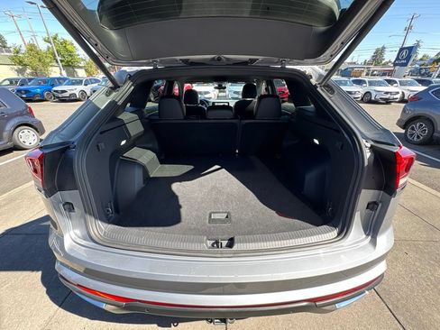 Used 2024 Volkswagen Atlas Cross Sport SE AWD/4WD image 30