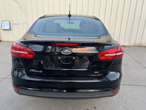 Used 2017 Ford Focus SE FWD image 5