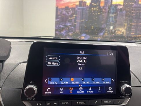 Used 2024 Nissan Altima 2.5 SV image 15