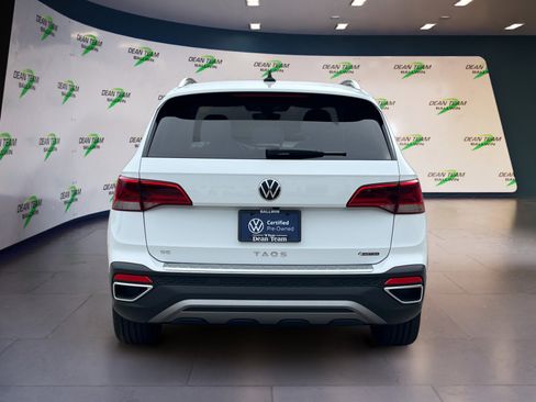 Certified 2023 Volkswagen Taos SE w/ Panoramic Sunroof Package image 7
