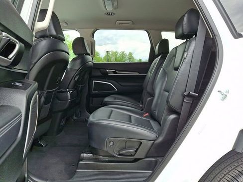 Used 2023 Kia Telluride S AWD/4WD image 13