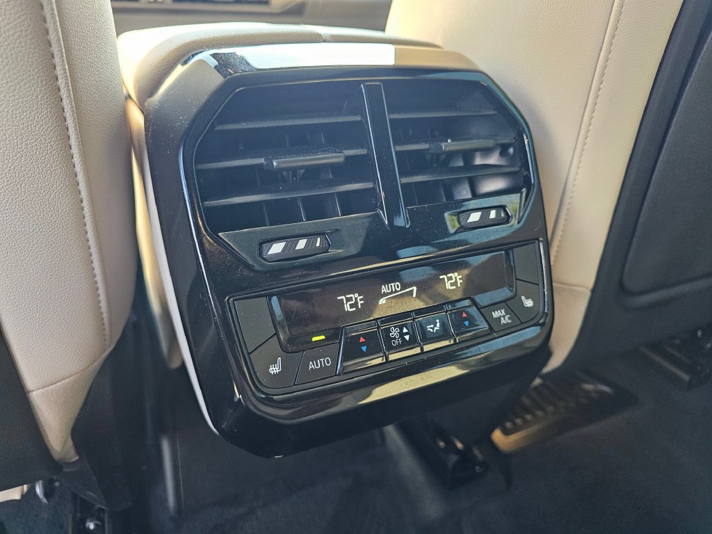 Used 2023 BMW iX xDrive50 w/ Premium Package AWD/4WD image 22