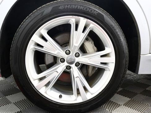 Used 2019 Audi Q8 Premium Plus w/ Premium Plus image 26