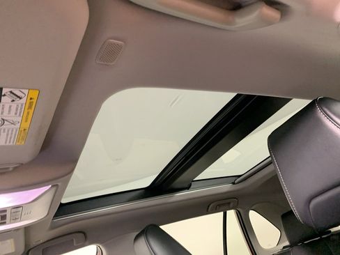 Used 2023 Toyota RAV4 Limited image 31