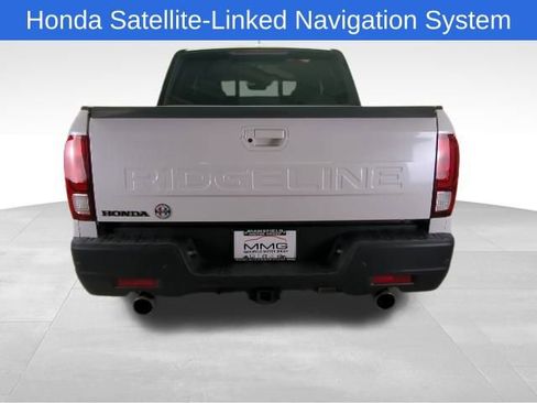 Certified 2024 Honda Ridgeline Black Edition image 6