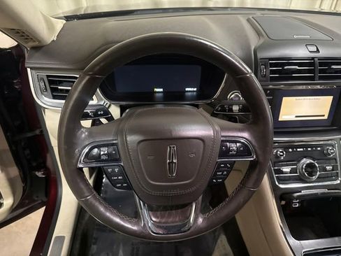 Used 2017 Lincoln Continental Select w/ Climate Package image 17