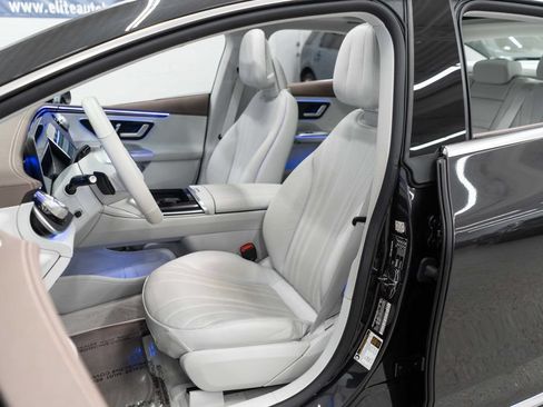 Used 2023 Mercedes-Benz EQE 500 4MATIC Sedan image 9