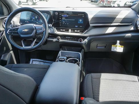 Used 2026 Chevrolet Equinox LT w/ LPO, Floor Liner Package FWD image 14