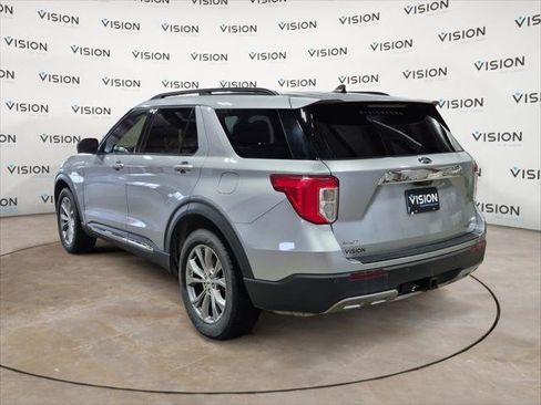 Used 2021 Ford Explorer XLT w/ Equipment Group 202A image 3