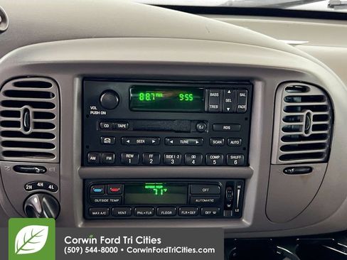 Used 2002 Ford F150 Lariat image 19