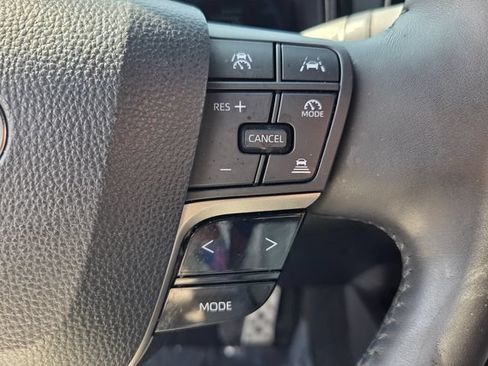 Used 2025 Toyota Camry XSE FWD image 31