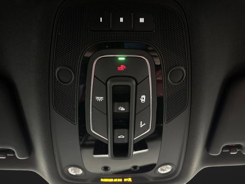 Used 2019 Audi SQ5 Prestige w/ Prestige Package image 27