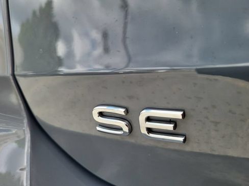 Certified 2024 Volkswagen Taos SE w/ Panoramic Sunroof Package FWD image 14