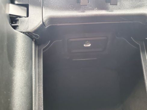 Used 2025 Mercedes-Benz GLC 300 image 20